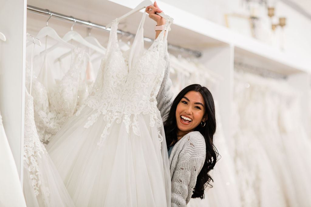 Wedding Dress Shopping Myths: Why they are just Urban Legends. Desktop Image