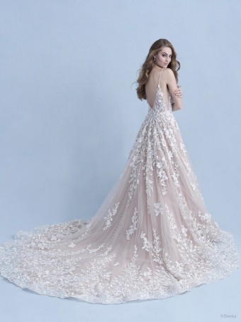 Disney Fairy Tale Weddings Style #D297 SNOW WHITE #1 thumbnail