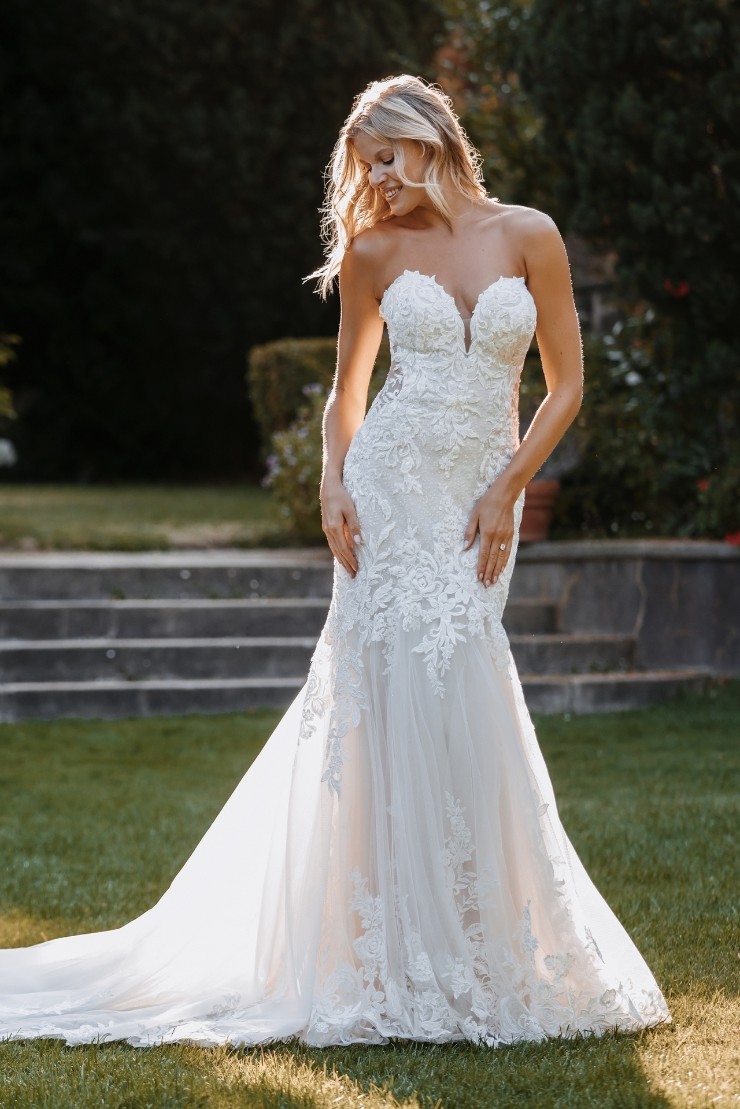 Allure Couture Style #C636 Default Thumbnail Image