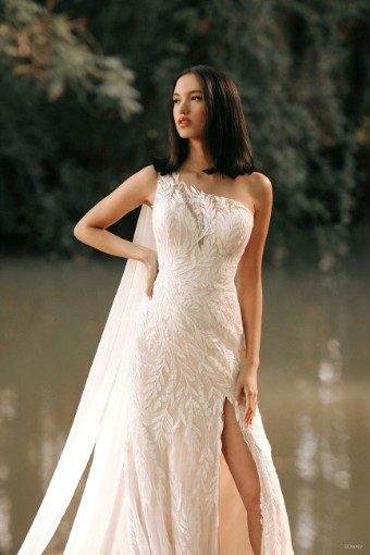 Disney Fairy Tale Weddings Style #D375 #10 Almond/Champ/IV/Nude thumbnail