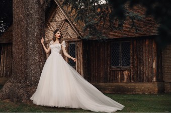 Disney Fairy Tale Weddings Style #D367 #8 Ivory thumbnail