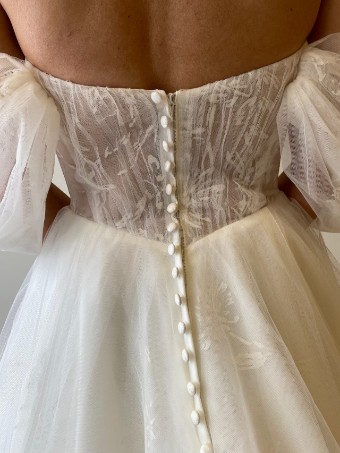 Allure Style #A1206L #8 Ivory/Wine thumbnail