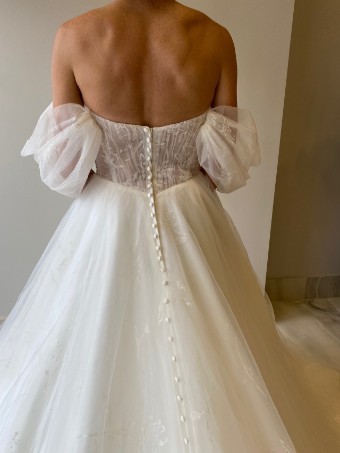 Allure Style #A1206L #9 Ivory/Wine thumbnail