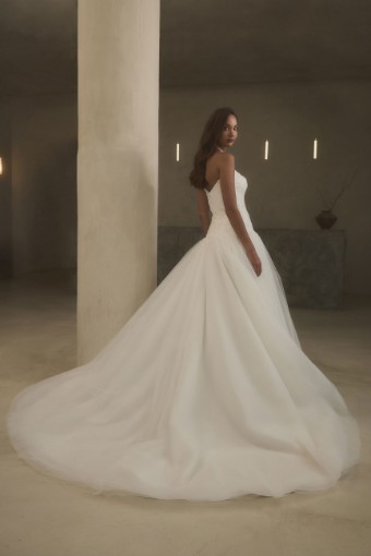 Casablanca Style #2639 Kahlan #2 Ivory/Ivory thumbnail