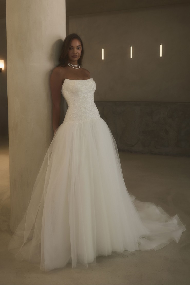 Casablanca Style #2639 Kahlan Default Thumbnail Image