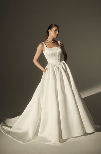 Le Blanc by Casablanca Style #LE170-1 Jaina #0 default Ivory thumbnail