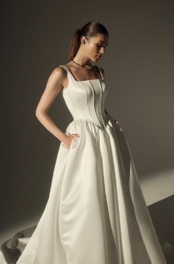 Le Blanc by Casablanca Style #LE170-1 Jaina #1 Ivory thumbnail