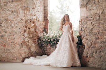 Disney Fairy Tale Weddings Style #D466 #6 default Ivory thumbnail